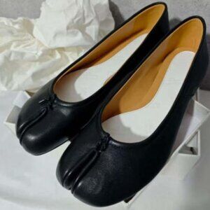 NEW Maison Margiela Tabi Ballet Flats Black Leather Split-Toe · Size 39